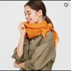 Uniqlo Cotton Linen Stole Scarf (Navy Blue)